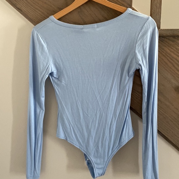 Pretty little thing  Dusky Blue Jersey V Neck Long Sleeve Thing Bodysuit - Picture 8 of 9